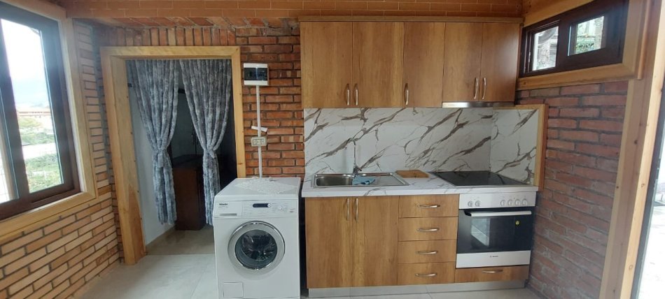 Tirane, jepet me qera garsonier 1+1 Kati 0, 35 m² 350 € (Shkolla Bashkuar)