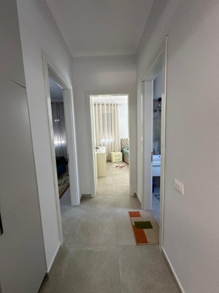 Tirane, jepet me qera apartament 2+1 Kati 8, 110 m² 1.300 € (Rruga Mine Peza)