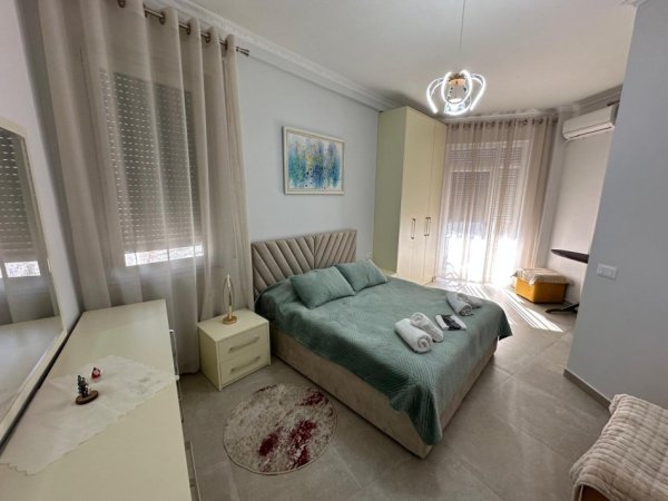 Tirane, jepet me qera apartament 2+1 Kati 8, 110 m² 1.300 € (Rruga Mine Peza)
