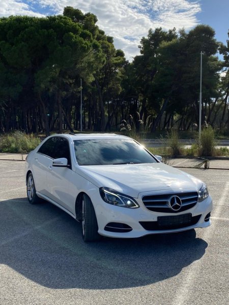 Vlore, shes makine Mercedes Benz E220 2014 Nafte, e bardhë automatik Kondicioner 172.000 km 10.000 €
