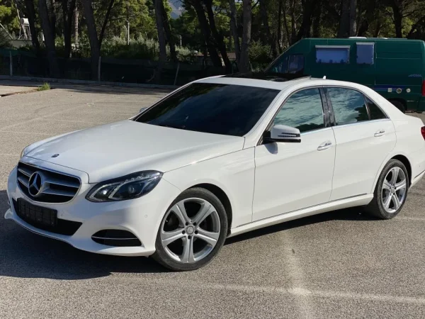 Vlore, shes makine Mercedes Benz E220 2014 Nafte, e bardhë automatik Kondicioner 172.000 km 10.000 €