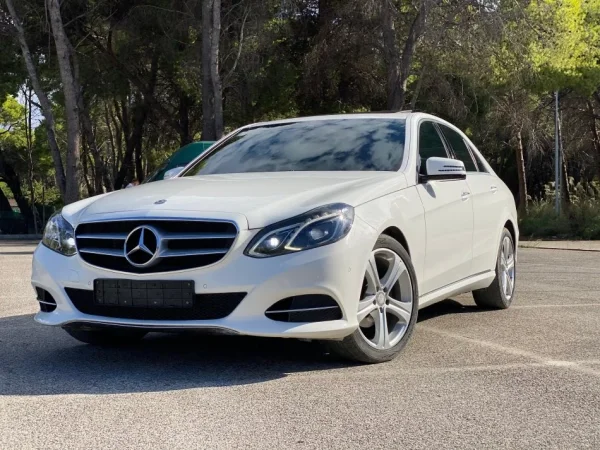 Vlore, shes makine Mercedes Benz E220 2014 Nafte, e bardhë automatik Kondicioner 172.000 km 10.000 €