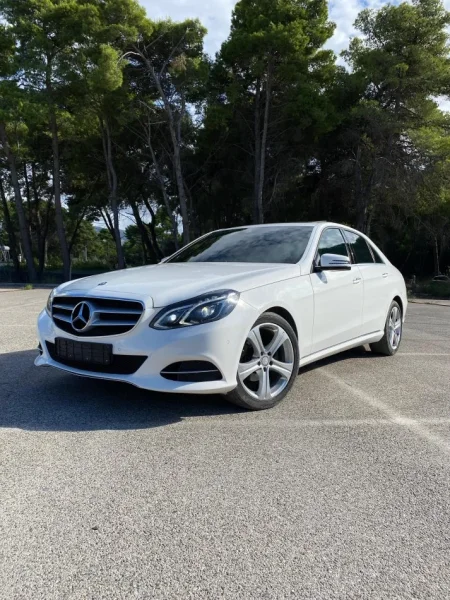 Vlore, shes makine Mercedes Benz E220 2014 Nafte, e bardhë automatik Kondicioner 172.000 km 10.000 €