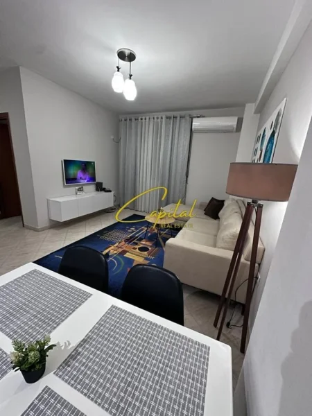 Tirane, jepet me qera apartament 1+1 Kati 5, 65 m² 650 € (RRUGA E KAVAJES)