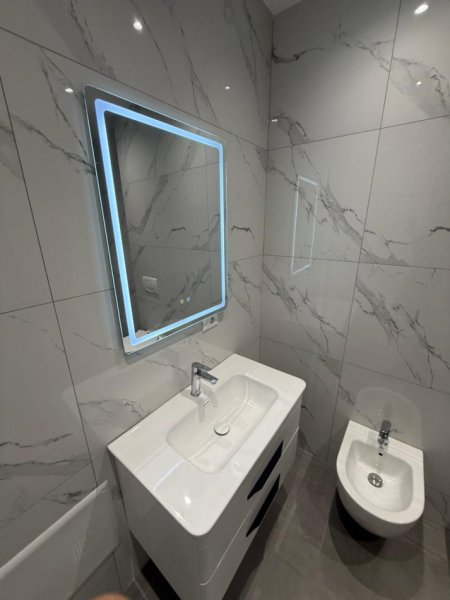 Tirane, shitet apartament 1+1+Ballkon Kati 5, 70 m² 178.000 € (Rruga Fortuzi)