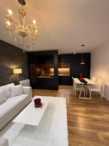 Tirane, shitet apartament 1+1 , 70 m² 230.000 € (petro nini)