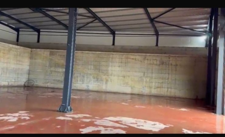 Tirane, jepet me qera ambjent biznesi Kati 0, 1.200 m² 4.000 € (AUTOSTRADA TIRANE DURRES)