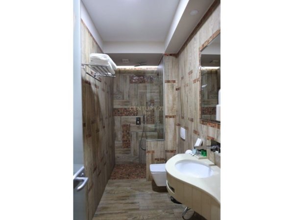 Tirane, shitet hotel Kati 8, 2.400 m² 5.500.000 € (Rruga e Elbasanit)