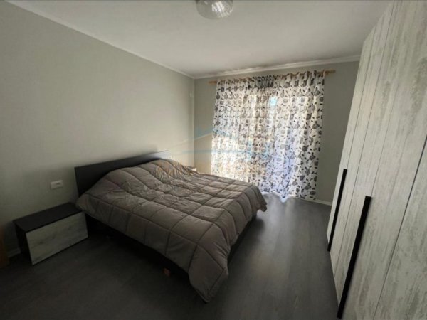 Tirane, jepet me qera apartament 1+1 Kati 1, 75 m² 500 € (Rruga 5 maj)