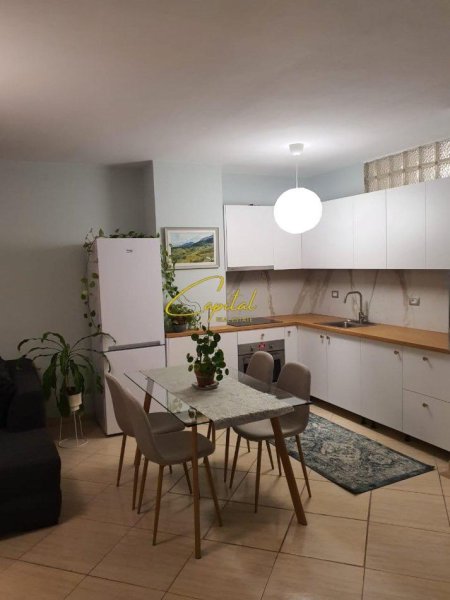 Tirane, jepet me qera apartament 1+1 Kati 6, 91 m² 600 € (ISH TREGU ELEKTRIK)