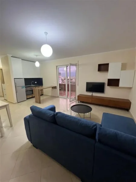 Tirane, jepet me qera apartament 1+1+Ballkon Kati 8, 70 m² 450 € (Astir)