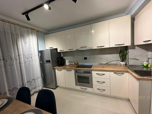 Tirane, shes apartament 1+1 Kati 2, 62 m² (Ish Ekpozita)