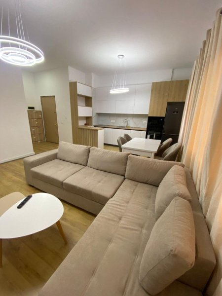 Tirane, jepet me qera apartament 1+1+Ballkon Kati 1, 65 m² 450 € (rruga fresku)