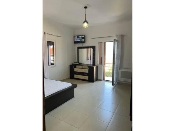 Tirane, jepet me qera apartament duplex 2+1 Kati 2, 100 m² 500 € (Rruga Sabaudin Gabrani)
