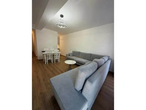 Tirane, jepet me qera apartament 1+1 Kati 2, 81 m² 700 € (Rezidencën Kodra e Diellit 2.)