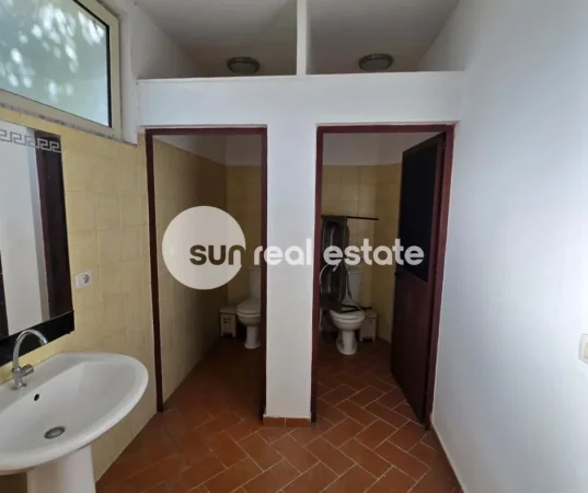 Shkoder, jepet me qera ambjent biznesi Kati 0, 111 m² (TRUMA DUGAJEVE TE REJA)