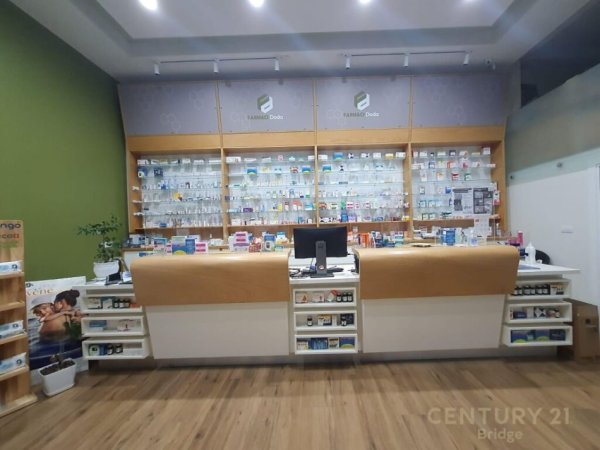 Tirane, jepet me qera ambjent biznesi Kati 0, 47 m² 850 € (Rruga e Kosovareve)