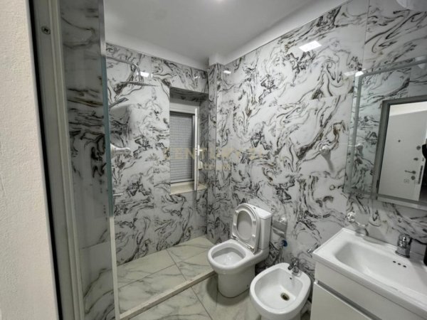 Tirane, shitet ambjent biznesi Kati 0, 120 m² 320.000 € (Nisheraku)