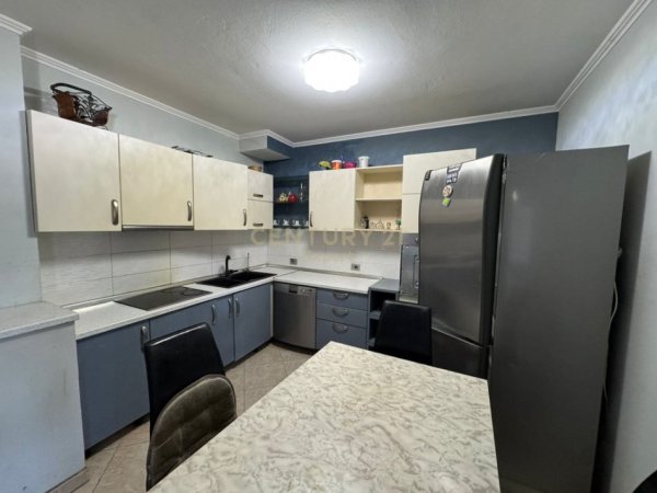 Tirane, jepet me qera apartament 2+1 Kati 5, 94 m² 750 € (Rruga Sami Frasheri)