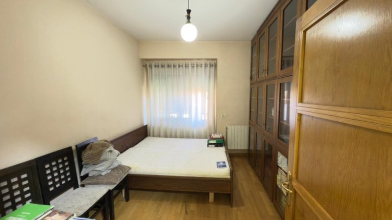 Tirane, jepet me qera apartament 3+1 Kati 3, 154 m² 1.500 € 