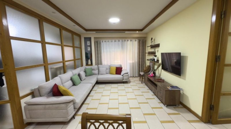 Tirane, jepet me qera apartament 3+1 Kati 3, 154 m² 1.500 € 