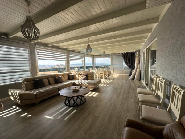 Shitet, Penthouse, Rruga e Dajtit, Fresku 260,000 €