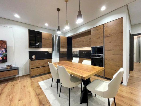 Tirane, jepet me qera apartament 2+1 Kati 2, 105 m² 1.700 € (SECRET GARDEN)