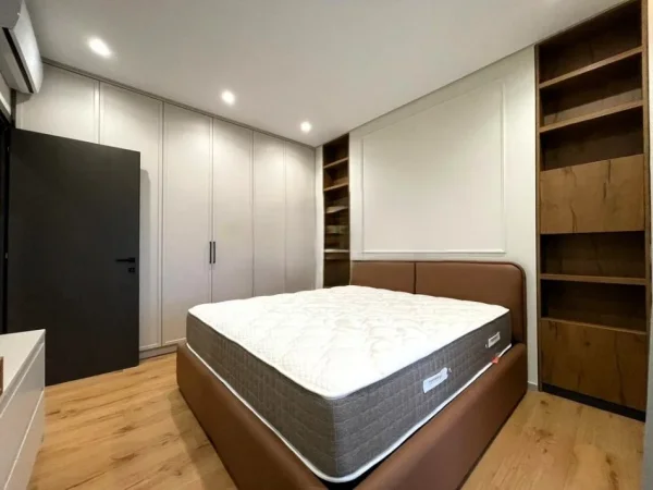 Tirane, jepet me qera apartament 2+1 Kati 2, 105 m² 1.700 € (SECRET GARDEN)