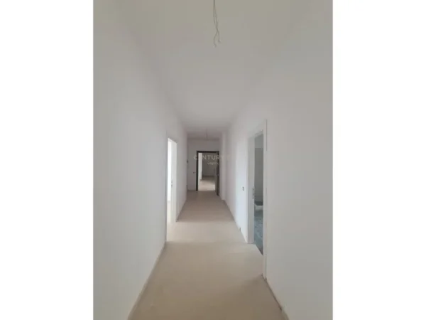 Tirane, shitet apartament 2+1 Kati 4, 118 m² 129.800 € (Shkoze)