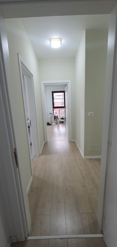 Tirane, jepet me qera zyre Kati 7, 125 m² 850 € (Garden Building)