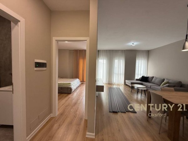 Tirane, jepet me qera apartament 1+1 Kati 11, 60 m² 700 € (Zogu Zi)