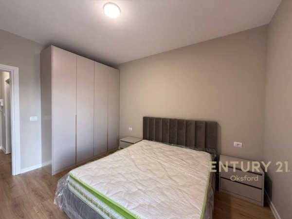 Tirane, jepet me qera apartament 1+1 Kati 11, 60 m² 700 € (Zogu Zi)