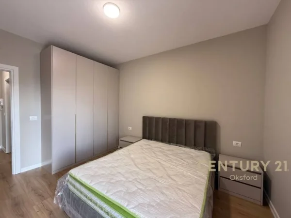 Tirane, jepet me qera apartament 1+1 Kati 11, 60 m² 700 € (Zogu Zi)