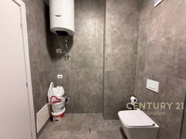 Tirane, jepet me qera apartament 1+1 Kati 11, 60 m² 700 € (Zogu Zi)