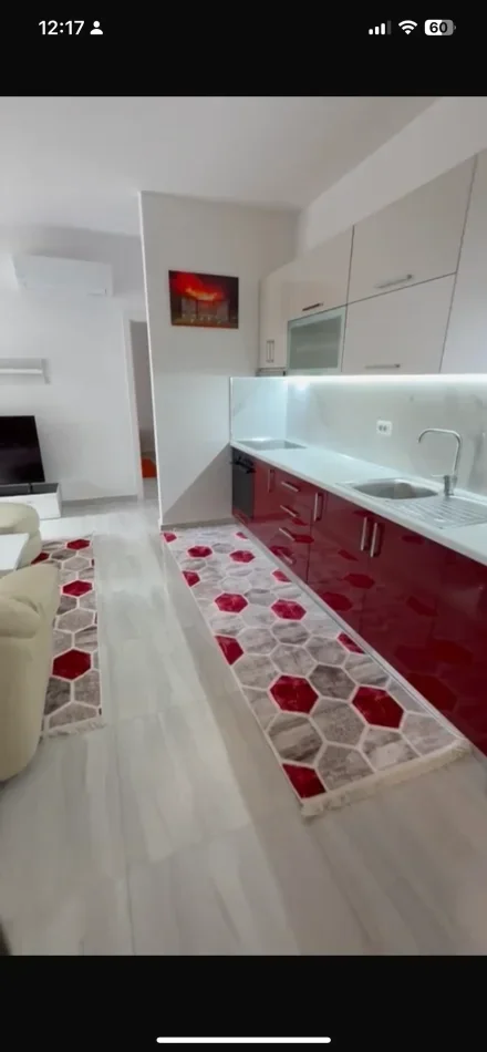 Tirane, jepet me qera apartament 1+1+Ballkon Kati 4, 68 m² 650 € (zogu zi center)