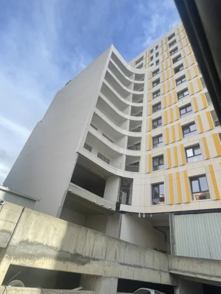 Tirane, jepet me qera apartament 1+1+Ballkon Kati 4, 68 m² 650 € (zogu zi center)