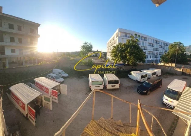 Tirane, jepet me qera magazine Kati 0, 80 m² 800 € (RRUGA 5 MAJI)