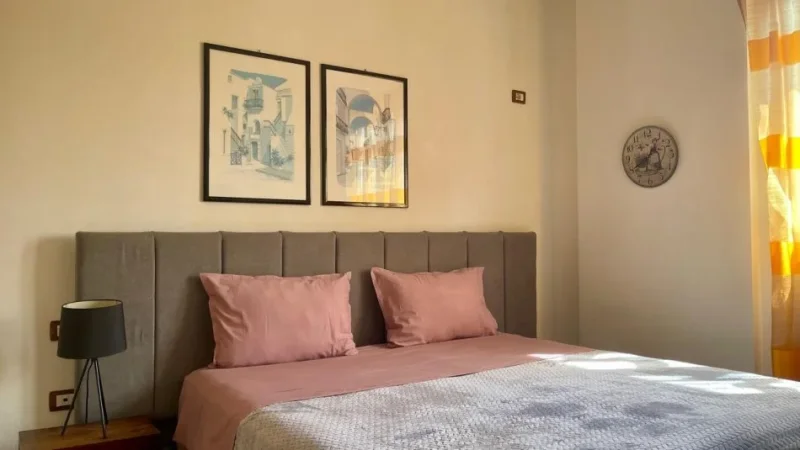 Tirane, jepet me qera 1+1+Ballkon , 75 m² 700 € (Pazarit të Ri)