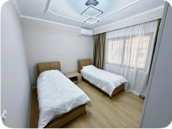 Tirane, jepet me qera apartament 2+1+Aneks+Ballkon Kati 1, 77 m² 800 € 