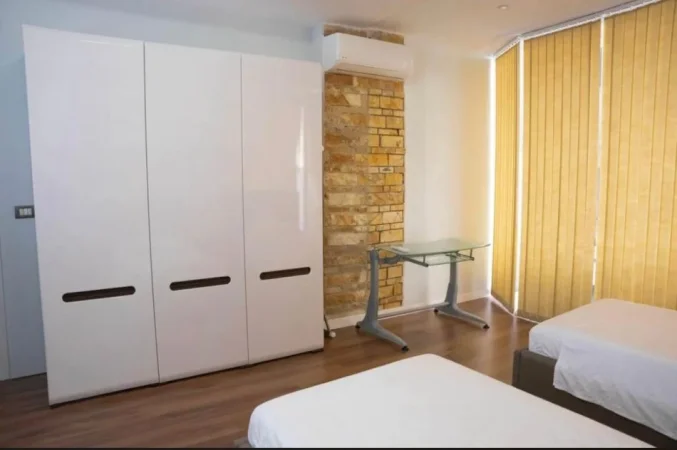 Tirane, jepet me qera apartament 2+1+Ballkon , 100 m² 850 € (Siri Kodra)