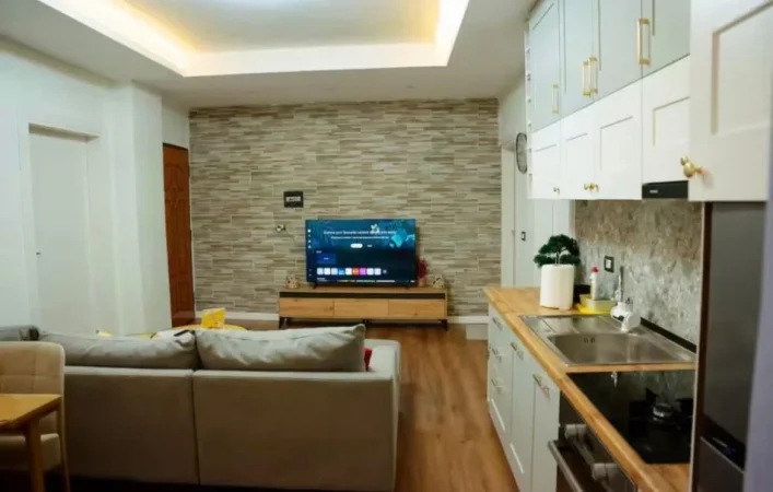Tirane, jepet me qera apartament 2+1+Ballkon , 100 m² 850 € (Siri Kodra)