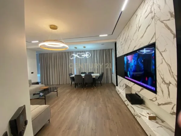 Tirane, jepet me qera apartament 2+1 Kati 3, 110 m² 1.700 € (Liqeni Thate)