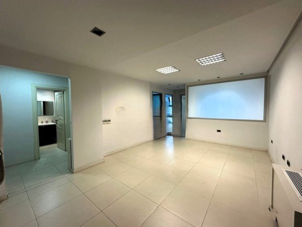 Tirane, jepet me qera zyre Kati 4, 100 m² 1.500 € (Rruga e Elbasanit)