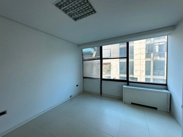 Tirane, jepet me qera zyre Kati 4, 100 m² 1.500 € (Rruga e Elbasanit)