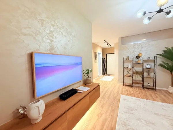 Tirane, shitet apartament 2+1 Kati 4, 70 m² 149.500 € (Ish Fusha e Aviacionit kompleksi Turdiu)