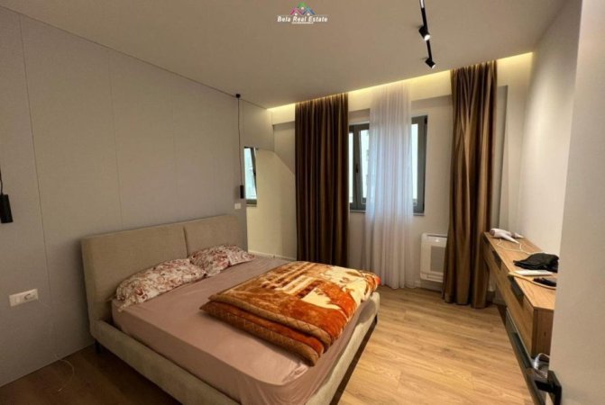 Tirane, shes apartament 2+1+Ballkon Kati 3, 125 m² 265.000 € (Rruga e Dafinave)