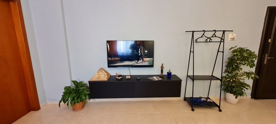 Tirane, jepet me qera apartament 1+1+Ballkon Kati 7, 70 m² 600 € (Rruga Gjon Buzuku /Pas Viles Gold)