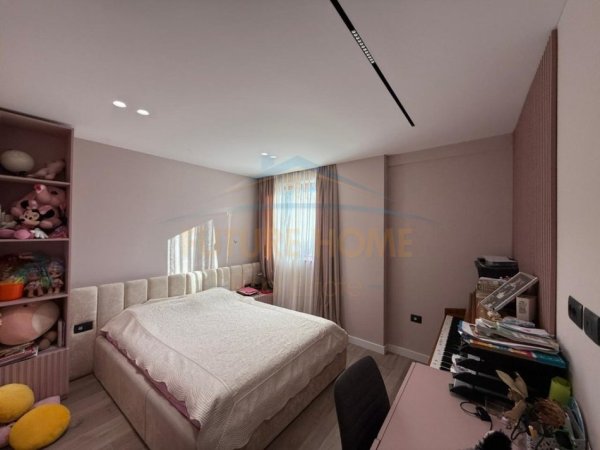 Tirane, shitet apartament 3+1 Kati 2, 165 m² 355.000 € 