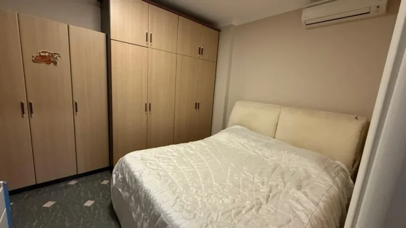 Tirane, jepet me qera apartament 3+1 Kati 3, 122 m² 750 € (KOMUNA PARISIT)