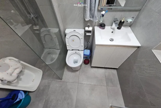 Tirane, jepet me qera apartament 1+1+Ballkon Kati 2, 60 m² 550 € (BRRYLI)